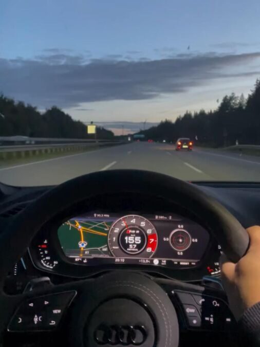 Manœuvres au permis : méthodes pour réussir créneau, bataille et demi-tour